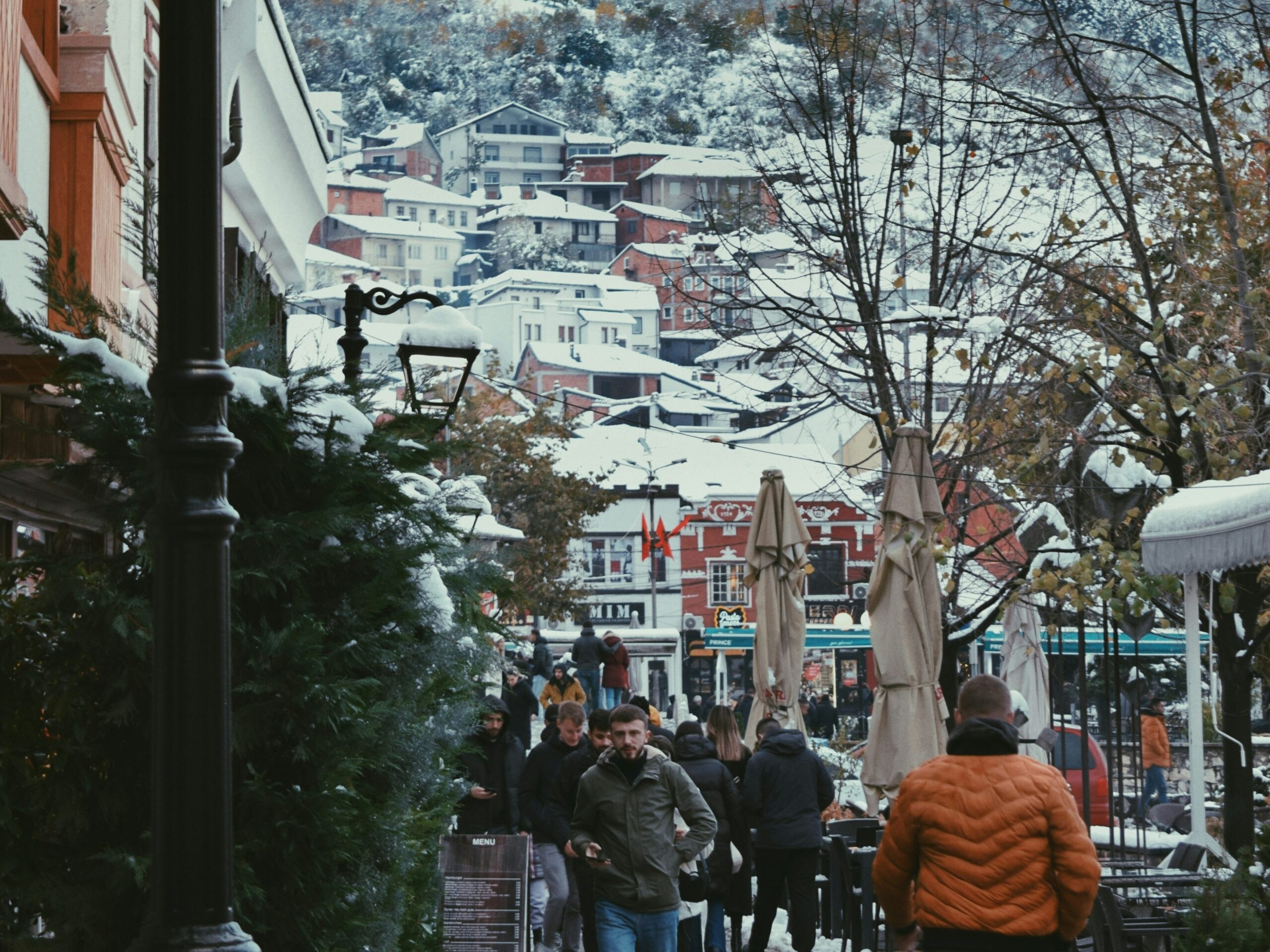 Prizren in de winter in Kosovo