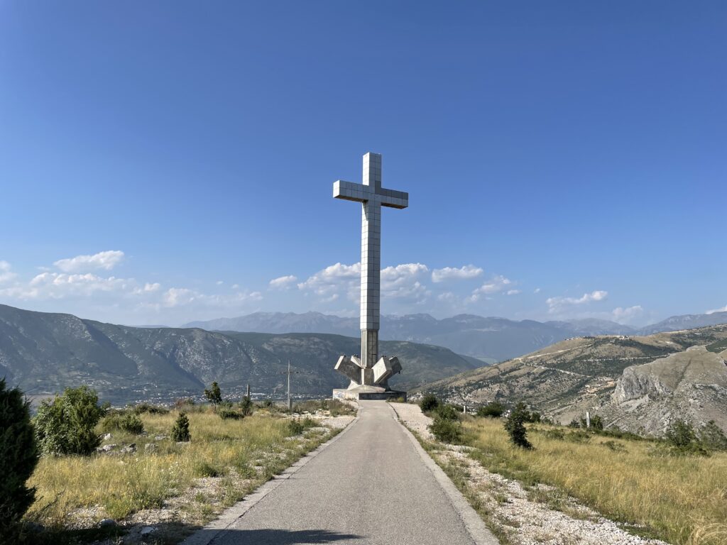 Millennium Cross in Mostar in Bosnië en Herzegovina