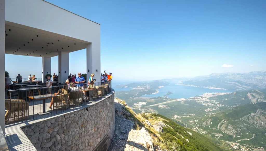Uitzicht op Montenegro vanaf Restaurant Forza Kuk