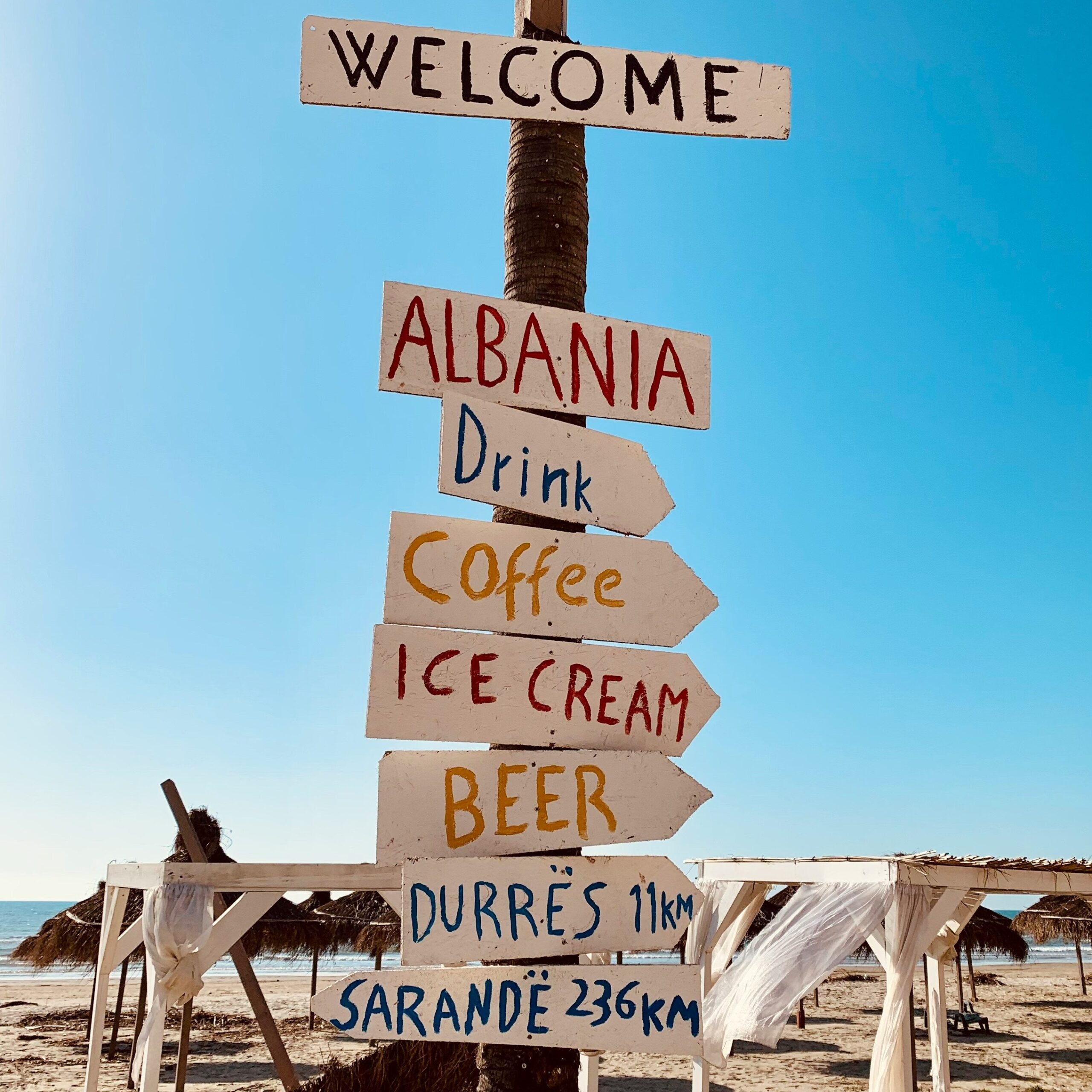 Welkom in Albanië op strand