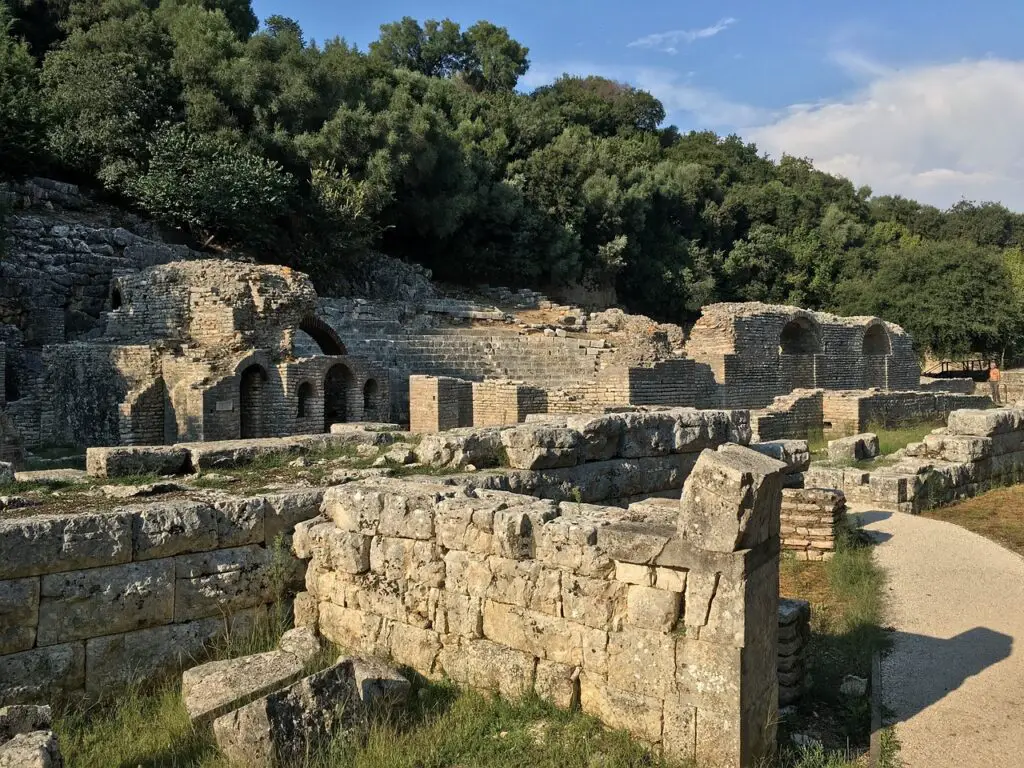 Overblijfselen en ruïnes in Butrint in Albanië