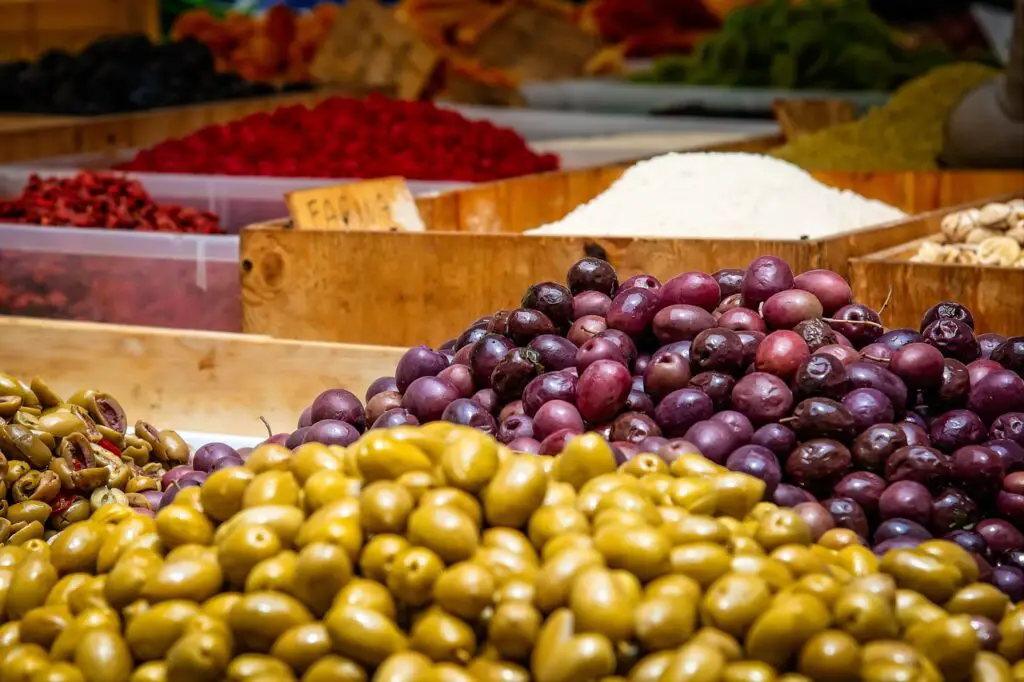 Olijven tijdens Olive Festival in Albanië